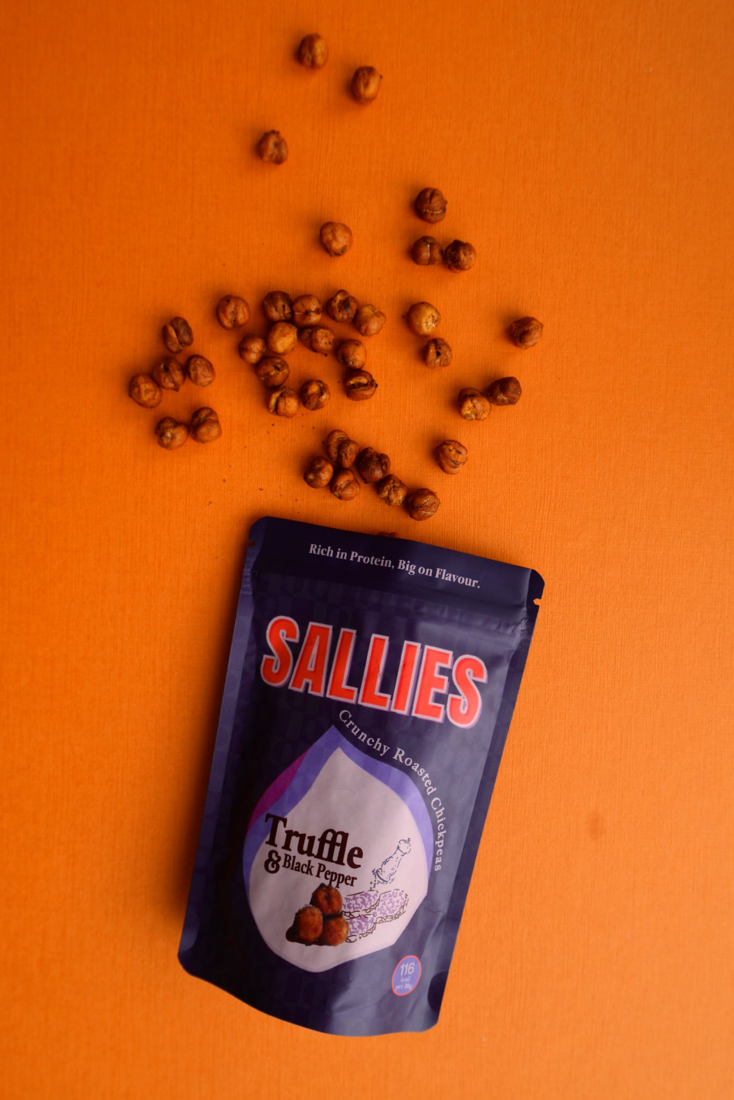 SALLIES High Protein Snacks - Truffle & Black Pepper Crunchy Chickpeas